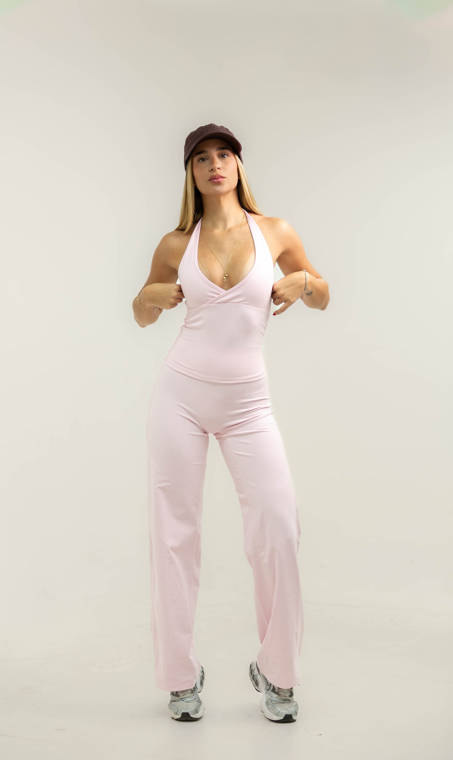 SET WIDE LEG